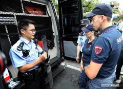  A Chinese police officer explains police e